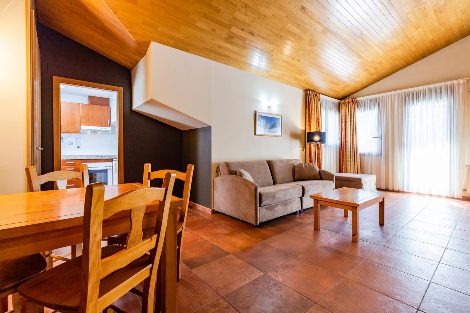 ארינסל Apartaments Sant Moritz מראה חיצוני תמונה
