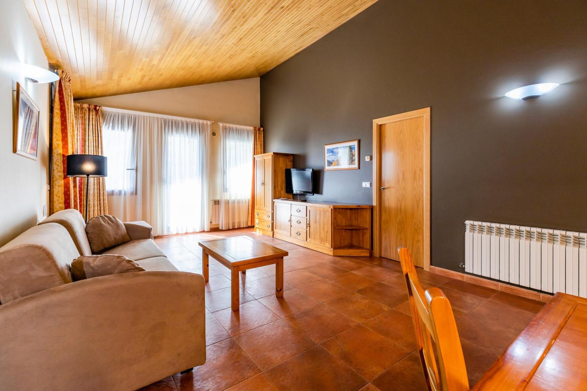 ארינסל Apartaments Sant Moritz מראה חיצוני תמונה