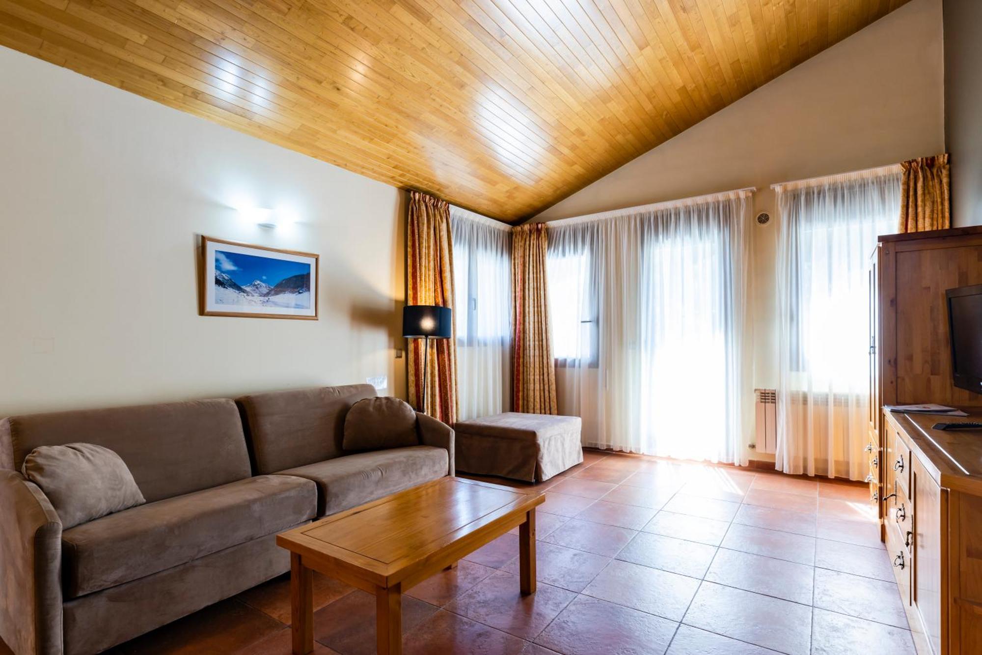 ארינסל Apartaments Sant Moritz מראה חיצוני תמונה