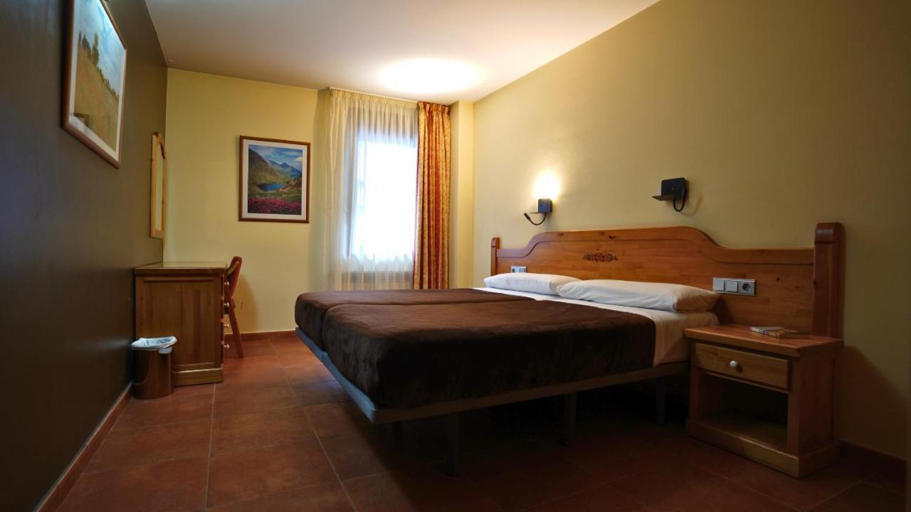 ארינסל Apartaments Sant Moritz מראה חיצוני תמונה
