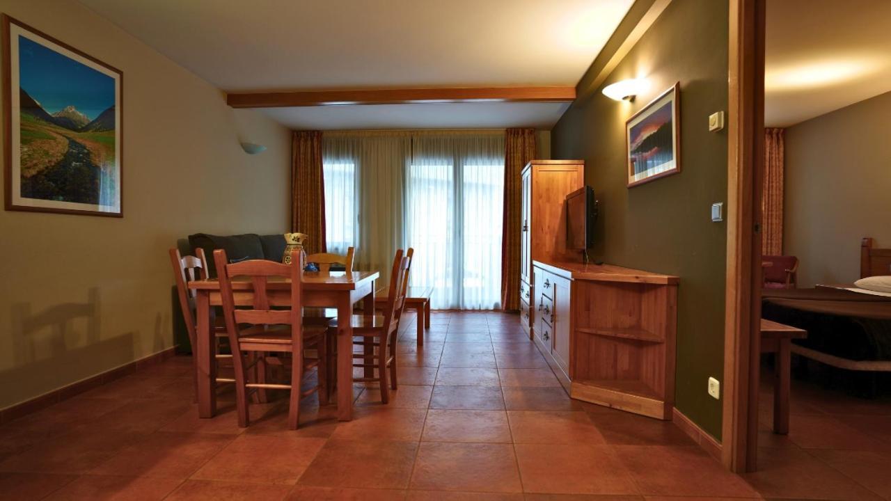 ארינסל Apartaments Sant Moritz מראה חיצוני תמונה