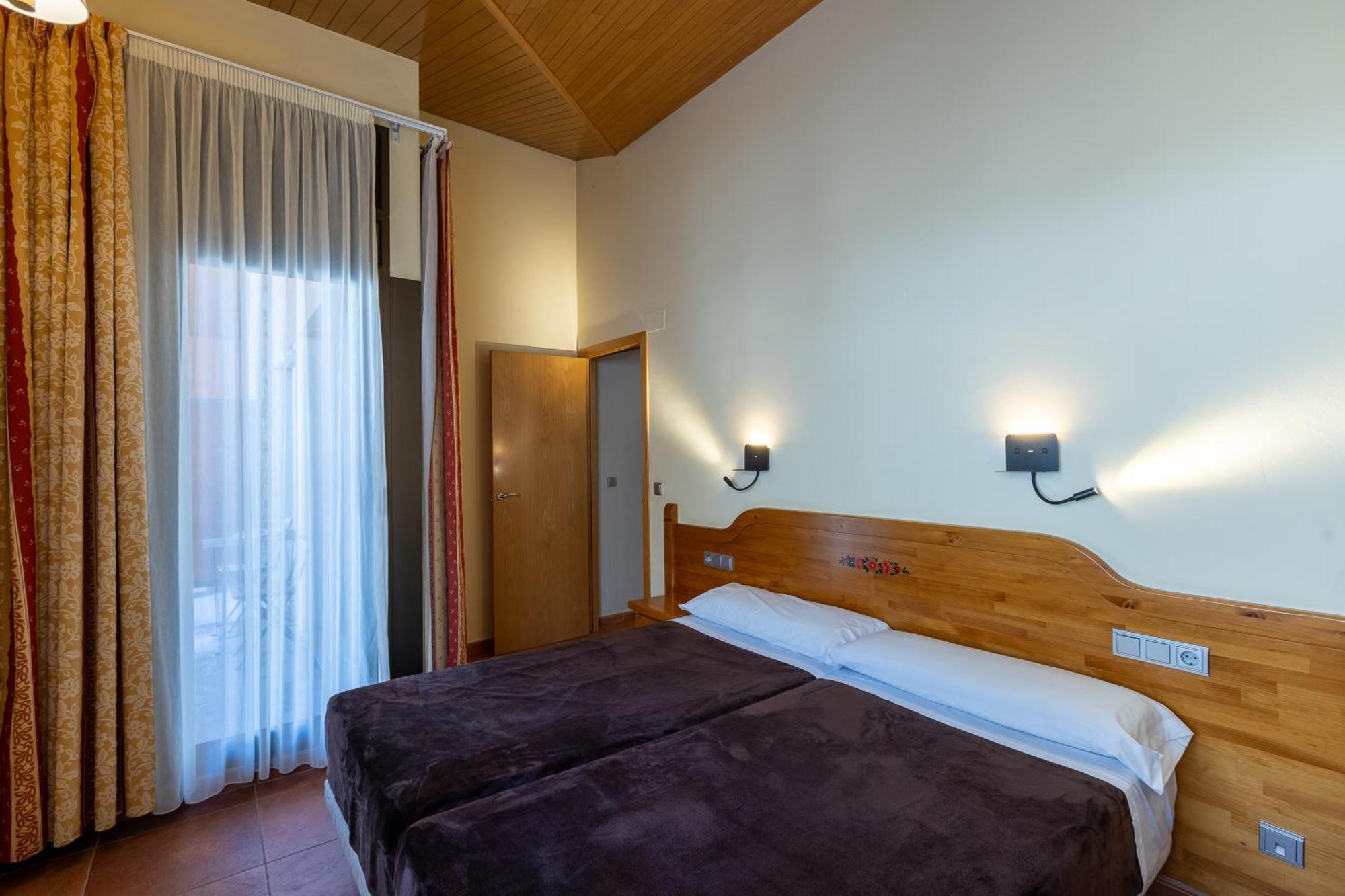 ארינסל Apartaments Sant Moritz מראה חיצוני תמונה