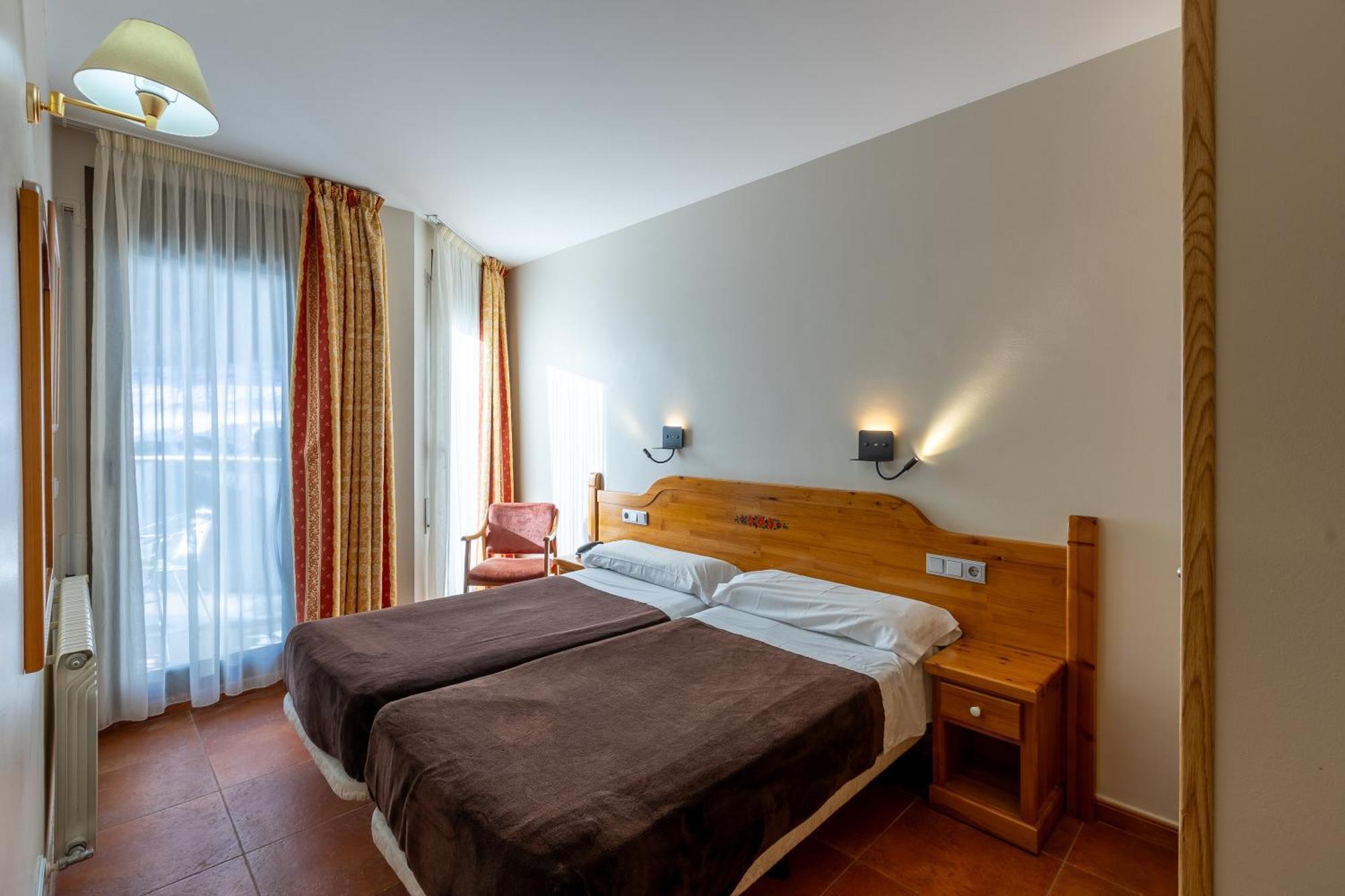 ארינסל Apartaments Sant Moritz מראה חיצוני תמונה