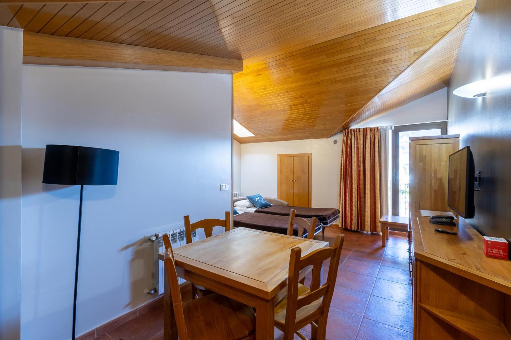 ארינסל Apartaments Sant Moritz מראה חיצוני תמונה