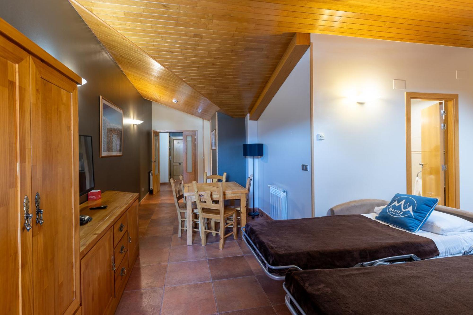 ארינסל Apartaments Sant Moritz מראה חיצוני תמונה