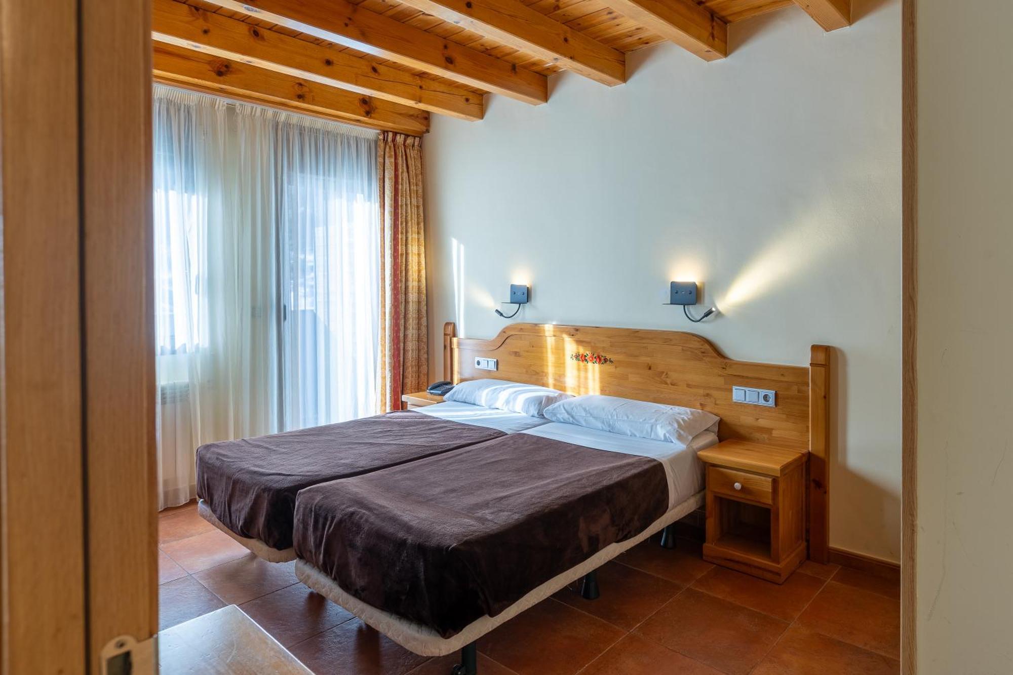 ארינסל Apartaments Sant Moritz מראה חיצוני תמונה
