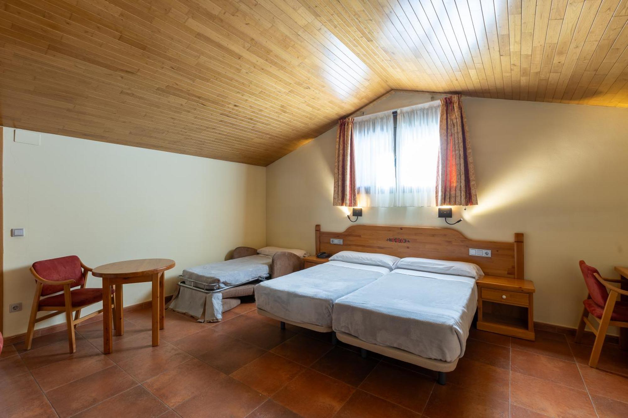 ארינסל Apartaments Sant Moritz מראה חיצוני תמונה