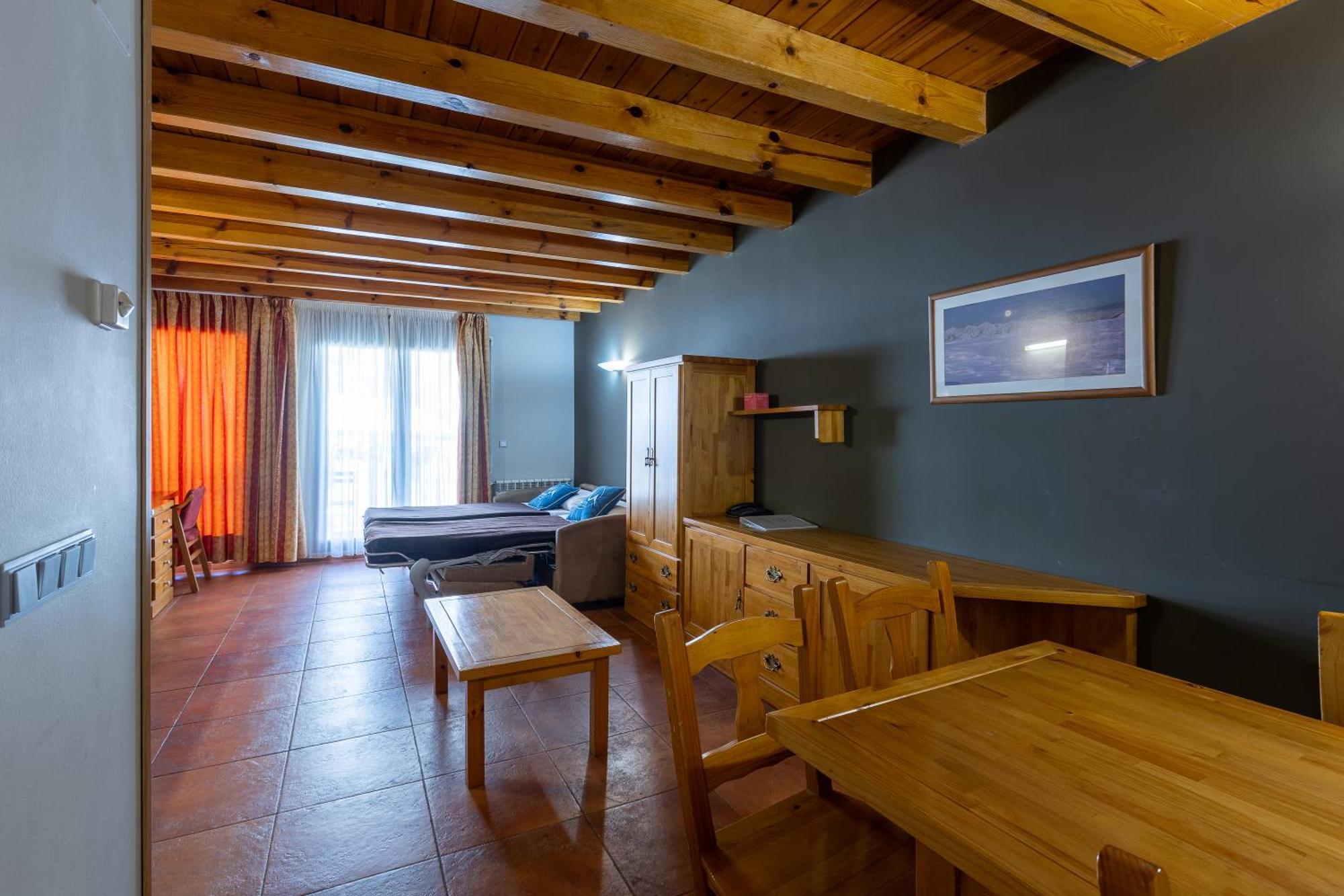 ארינסל Apartaments Sant Moritz מראה חיצוני תמונה