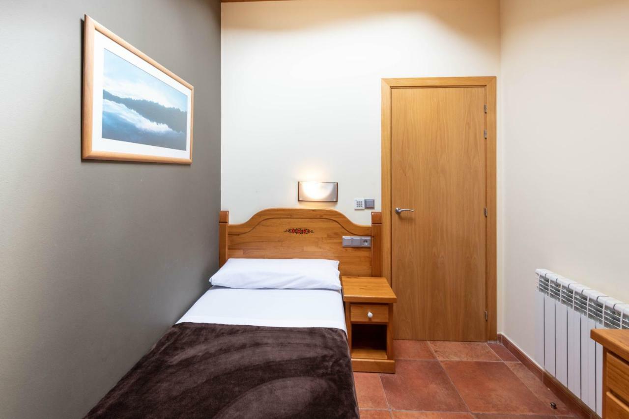 ארינסל Apartaments Sant Moritz מראה חיצוני תמונה